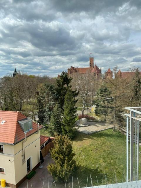 Apartament Z Widokiem Na Zamek Gn Apartment Malbork Bagian luar foto