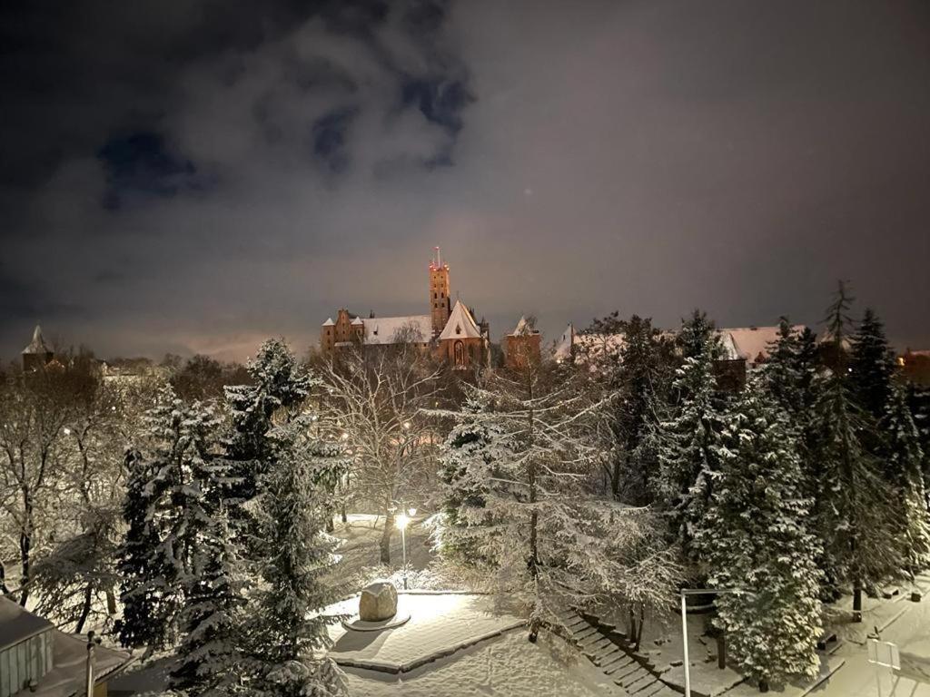 Apartament Z Widokiem Na Zamek Gn Apartment Malbork Bagian luar foto